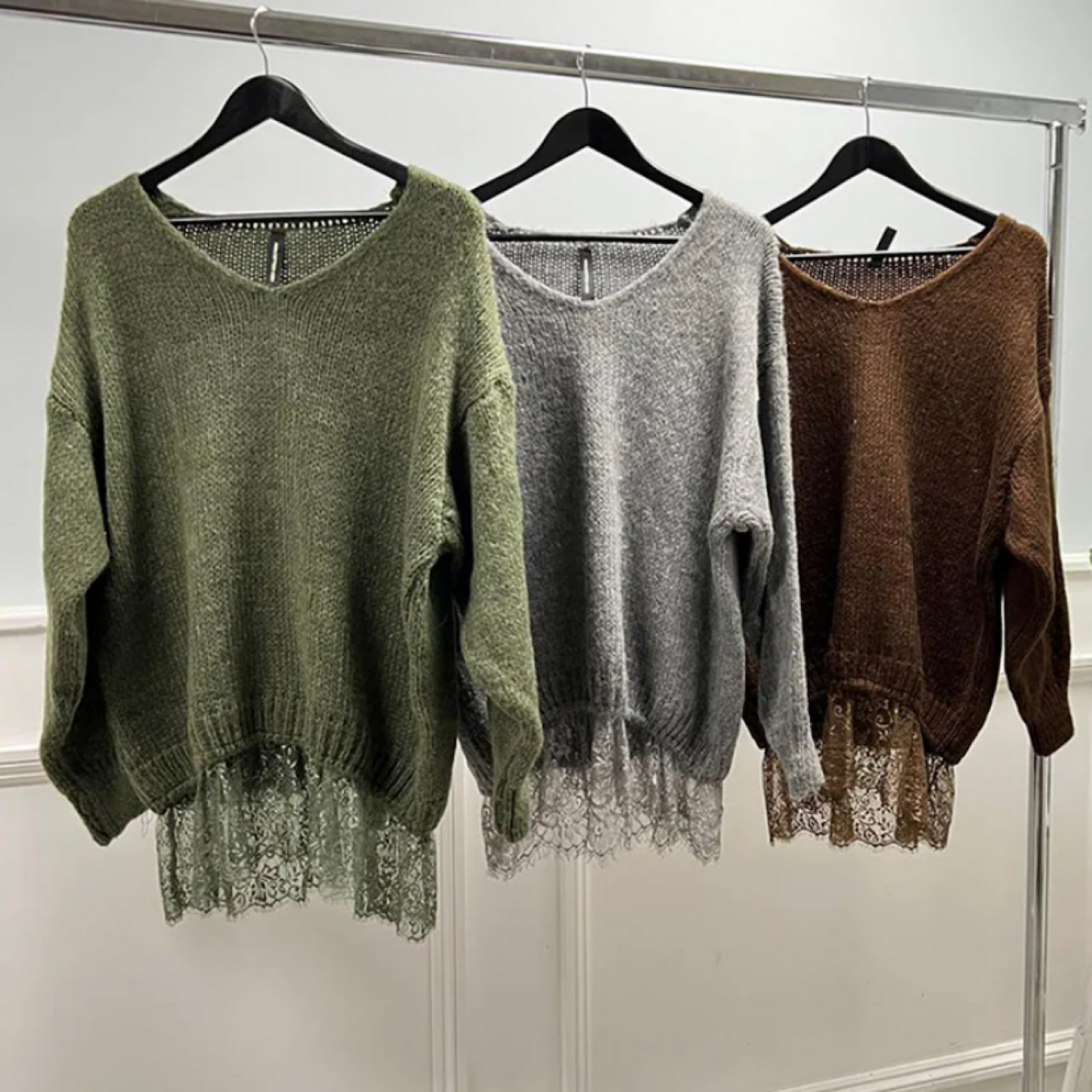 V neck lace hem knitted jumper