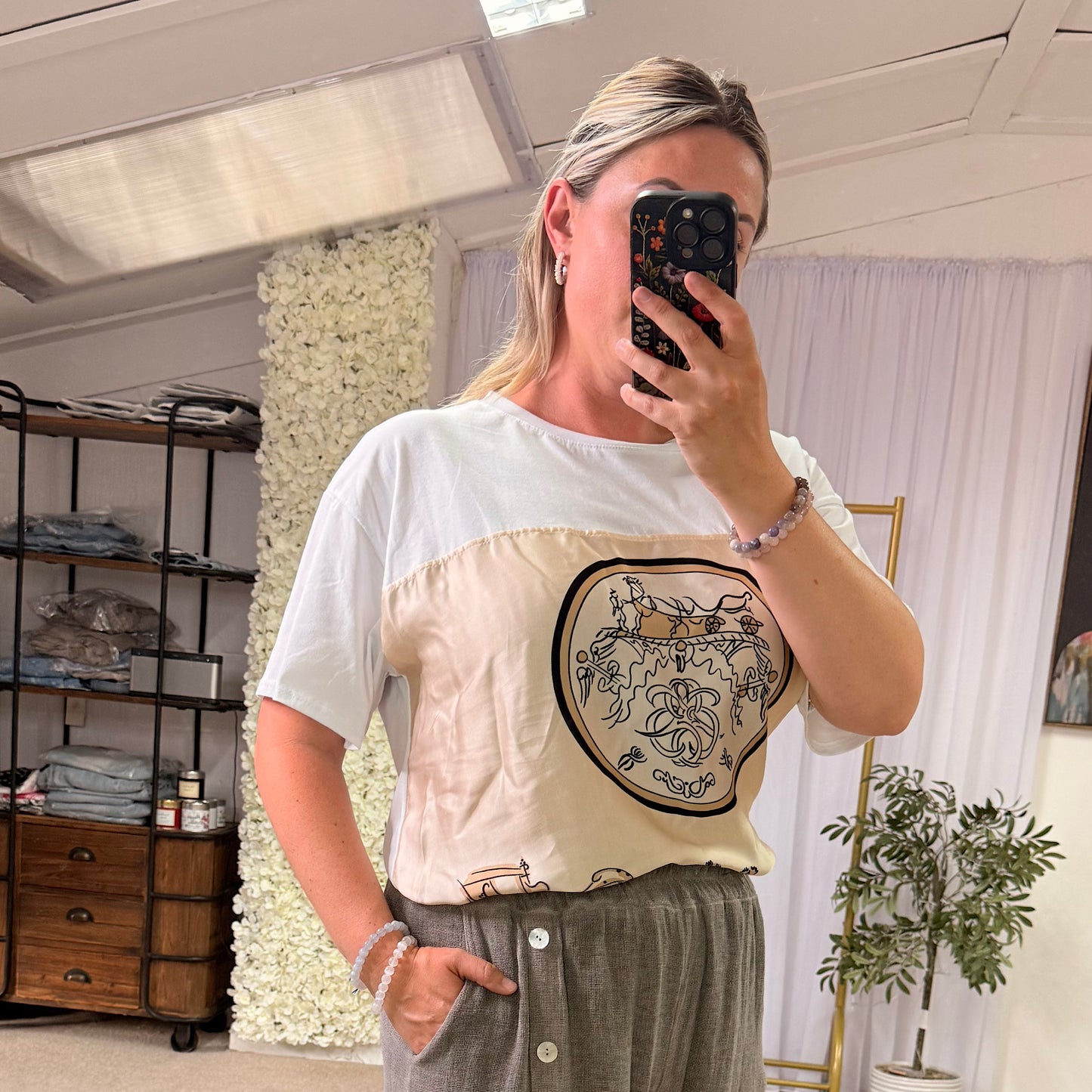 Oversized box shape t shirt with satin feel front