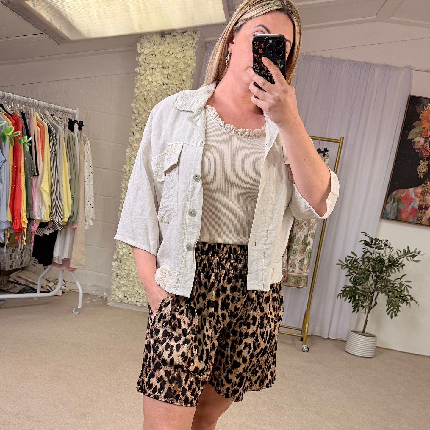 Leopard print silky feel shorts