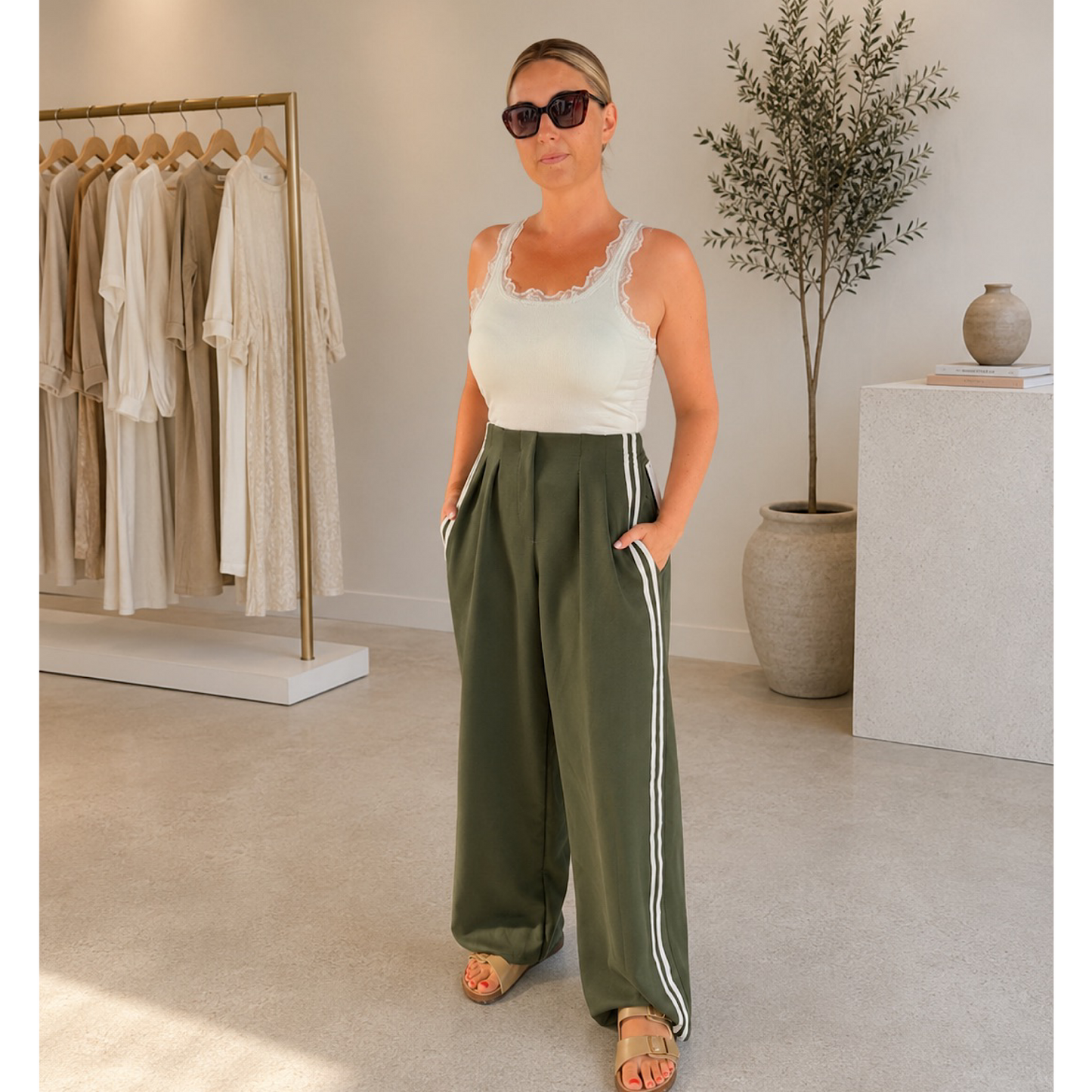 Barrel leg side stripe joggers