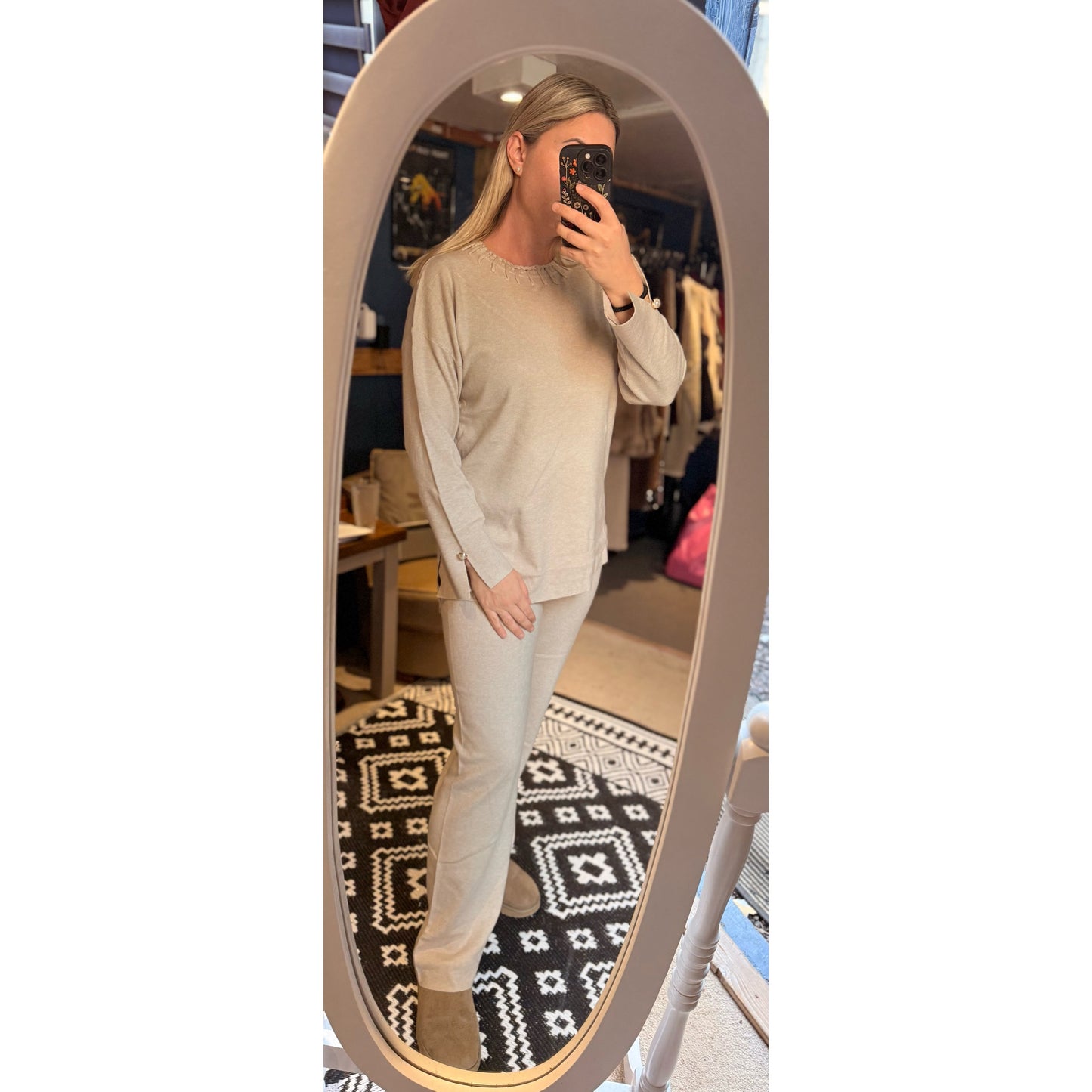 Stitch neck with pearl embellishment on sleeves knitted lounge sets