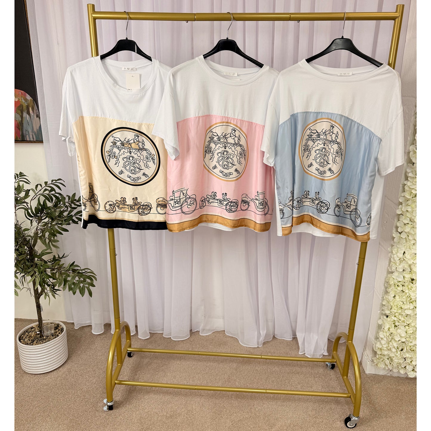Oversized box shape t shirt with satin feel front